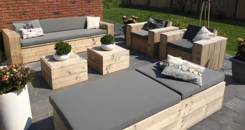 As almofadas do lounge podem ficar no exterior?